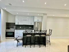 176 Rumble Avenue N, Richmond Hill, On L4c 4g4