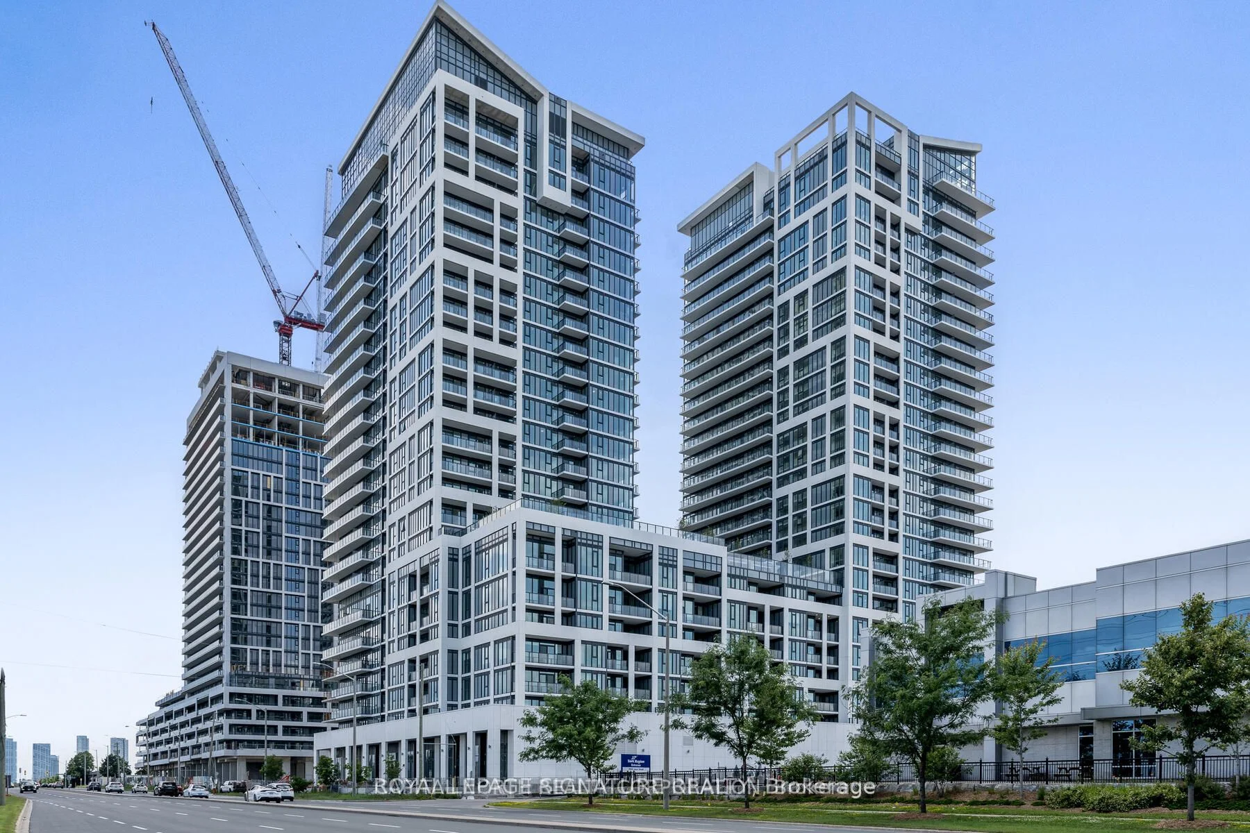 9000 Jane Street 1708, Vaughan, ON L4K 0M6