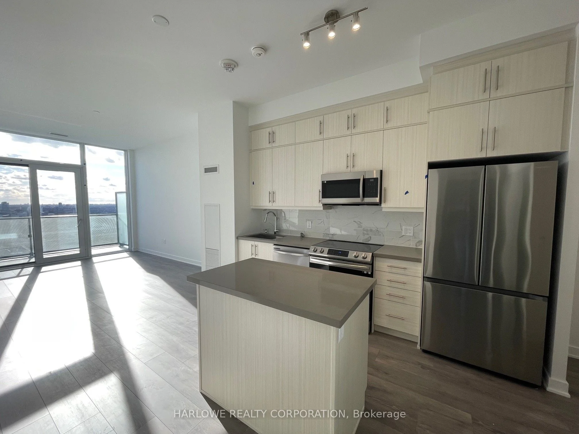 105 Oneida Crescent PH08, Richmond Hill, ON L4B 0H6