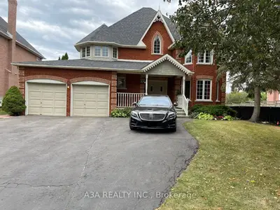 23 Grovepark Street A, Richmond Hill, On L4e 3l4