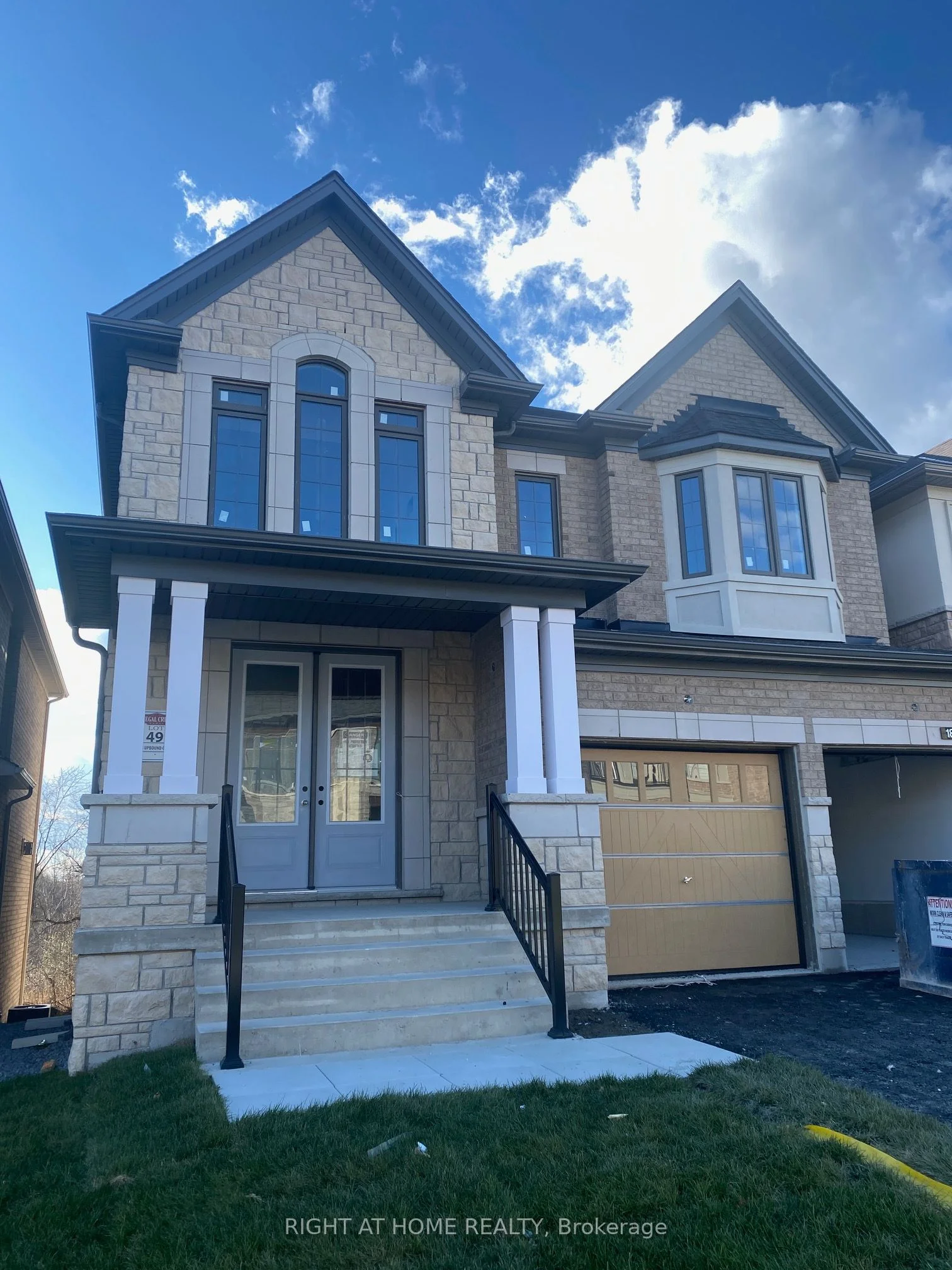 18 Upbound Court, East Gwillimbury, On L9n 0w1