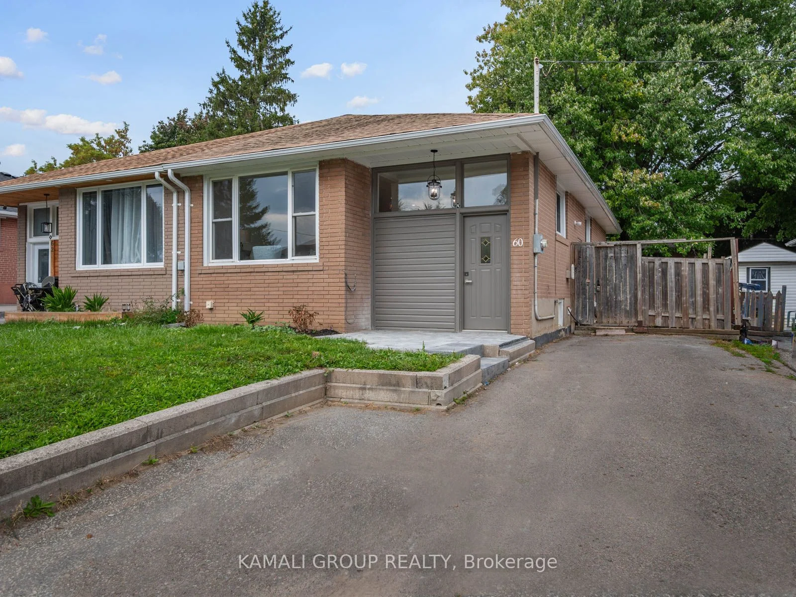 60 Walter Avenue Bsmt, Newmarket, ON L3Y 2T3