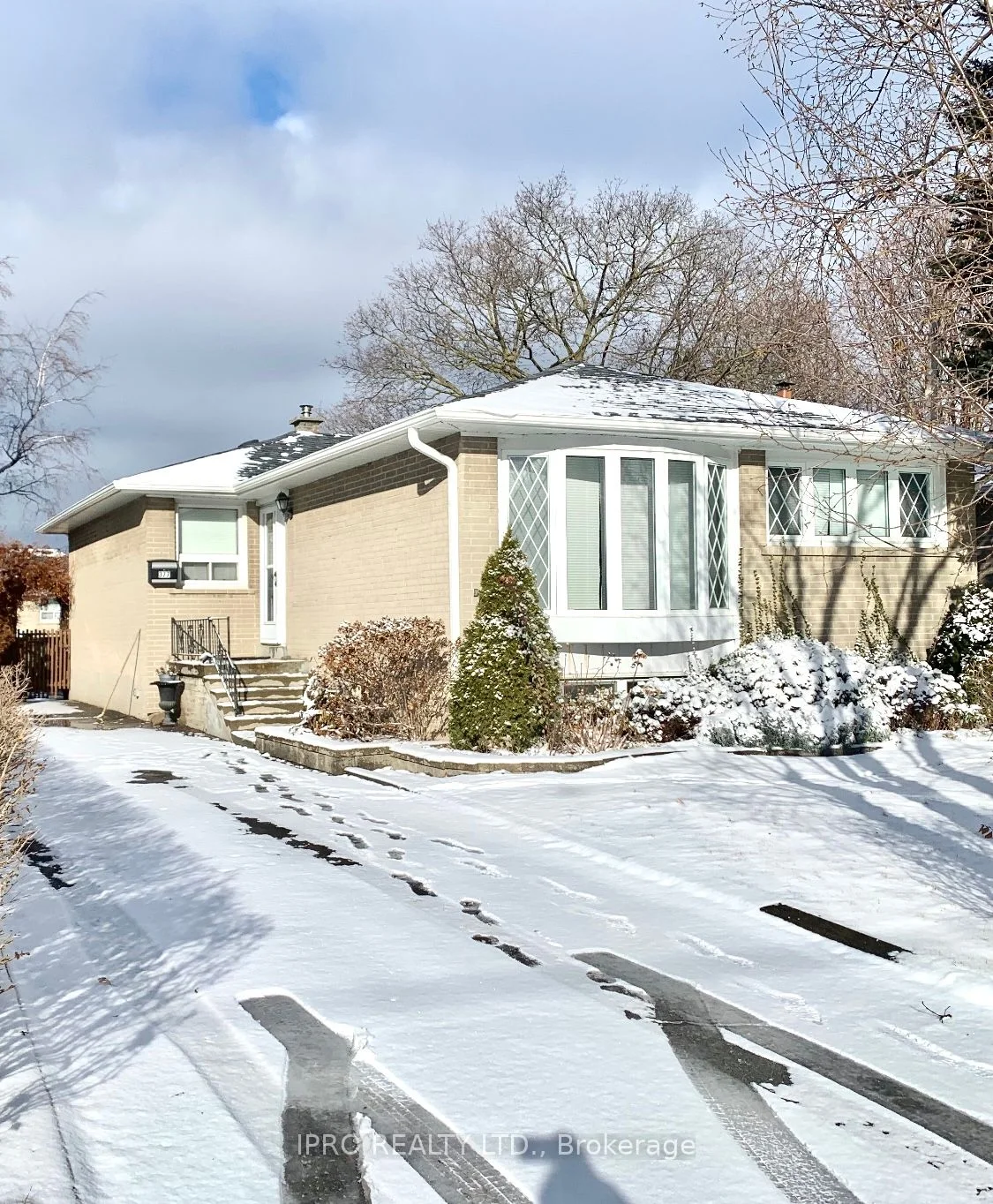 377 Palmer Avenue, Richmond Hill, ON L4C 1P7