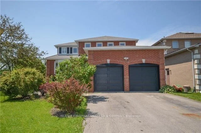 718 Firth Court Main, Newmarket, ON L3Y 8H8