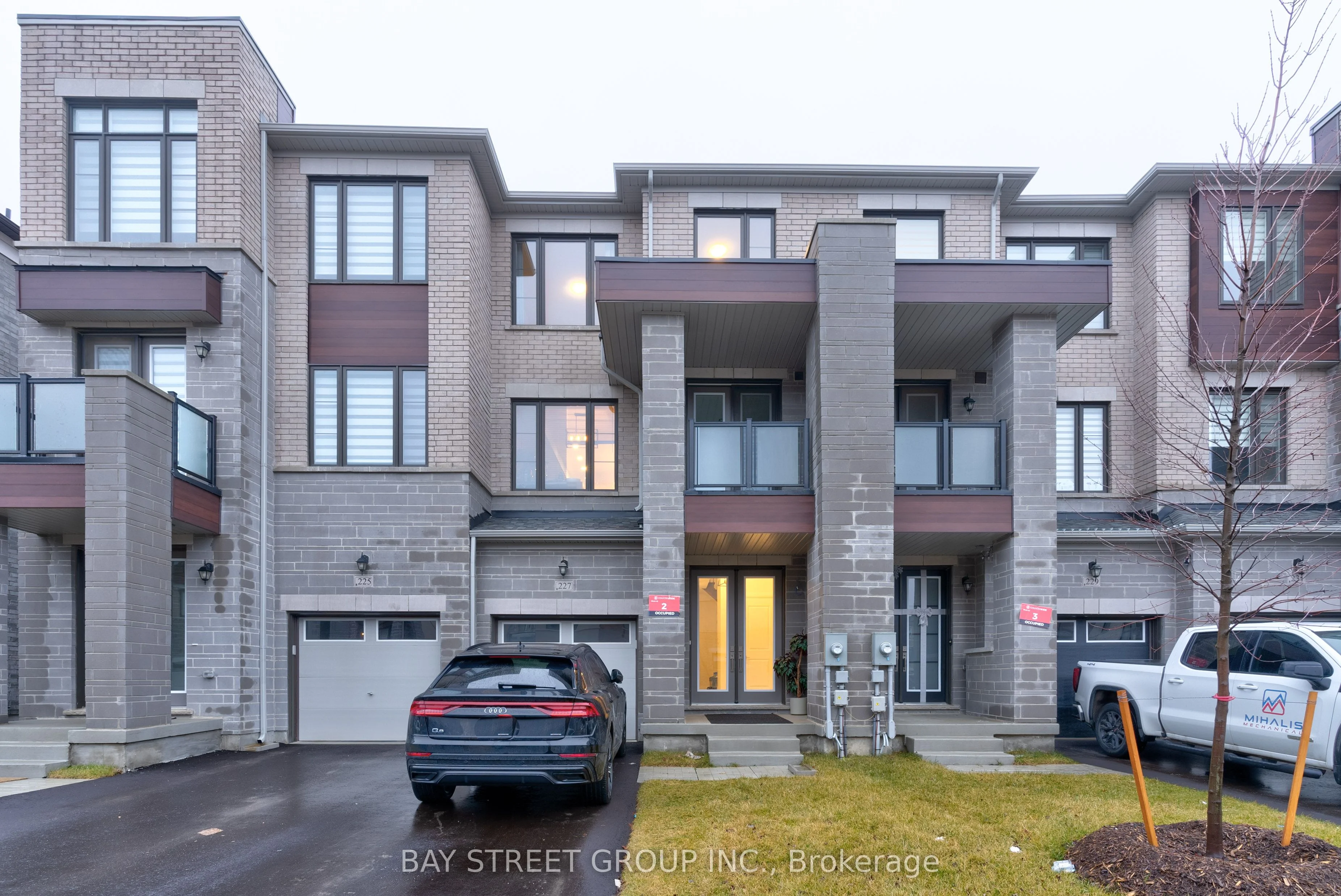 227 Vermont Avenue, Newmarket, On L3x 3l8
