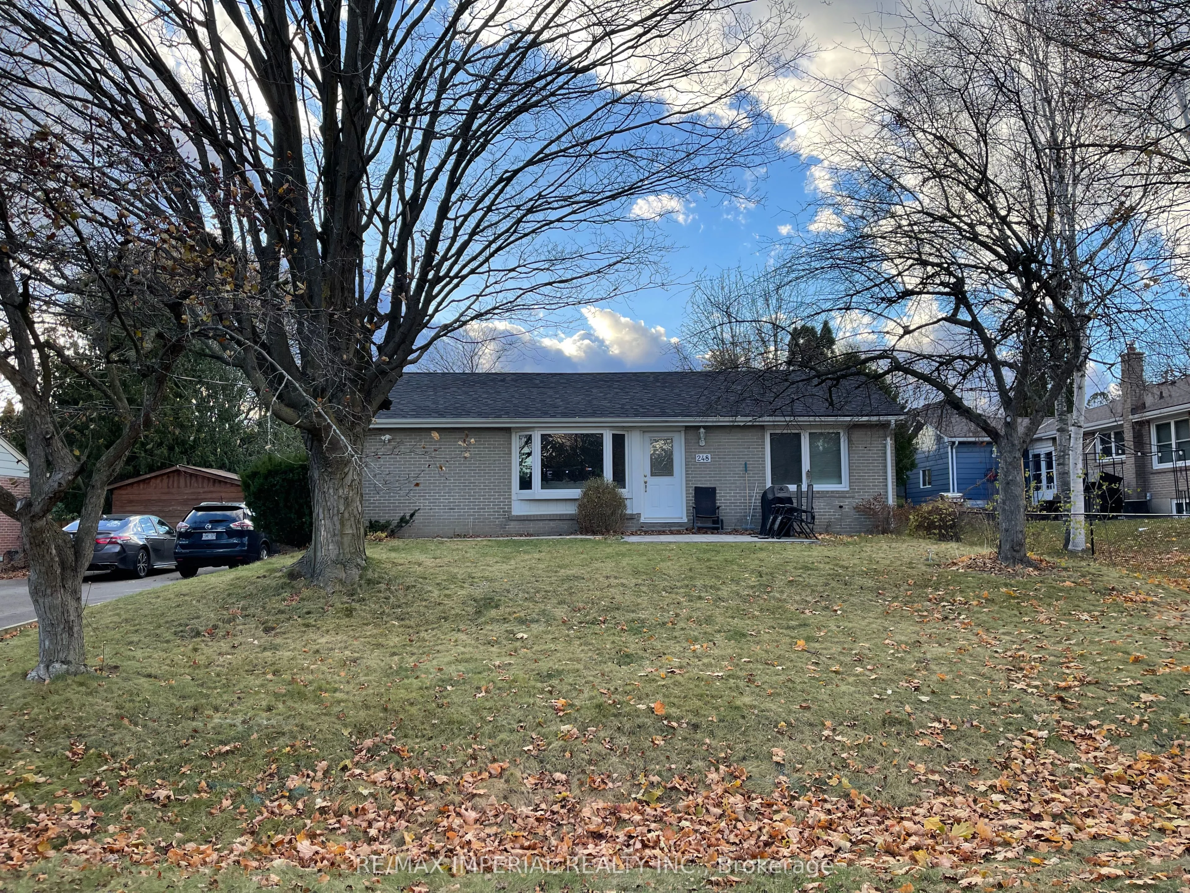 248 James Avenue Lower, Newmarket, On L3y 4r8