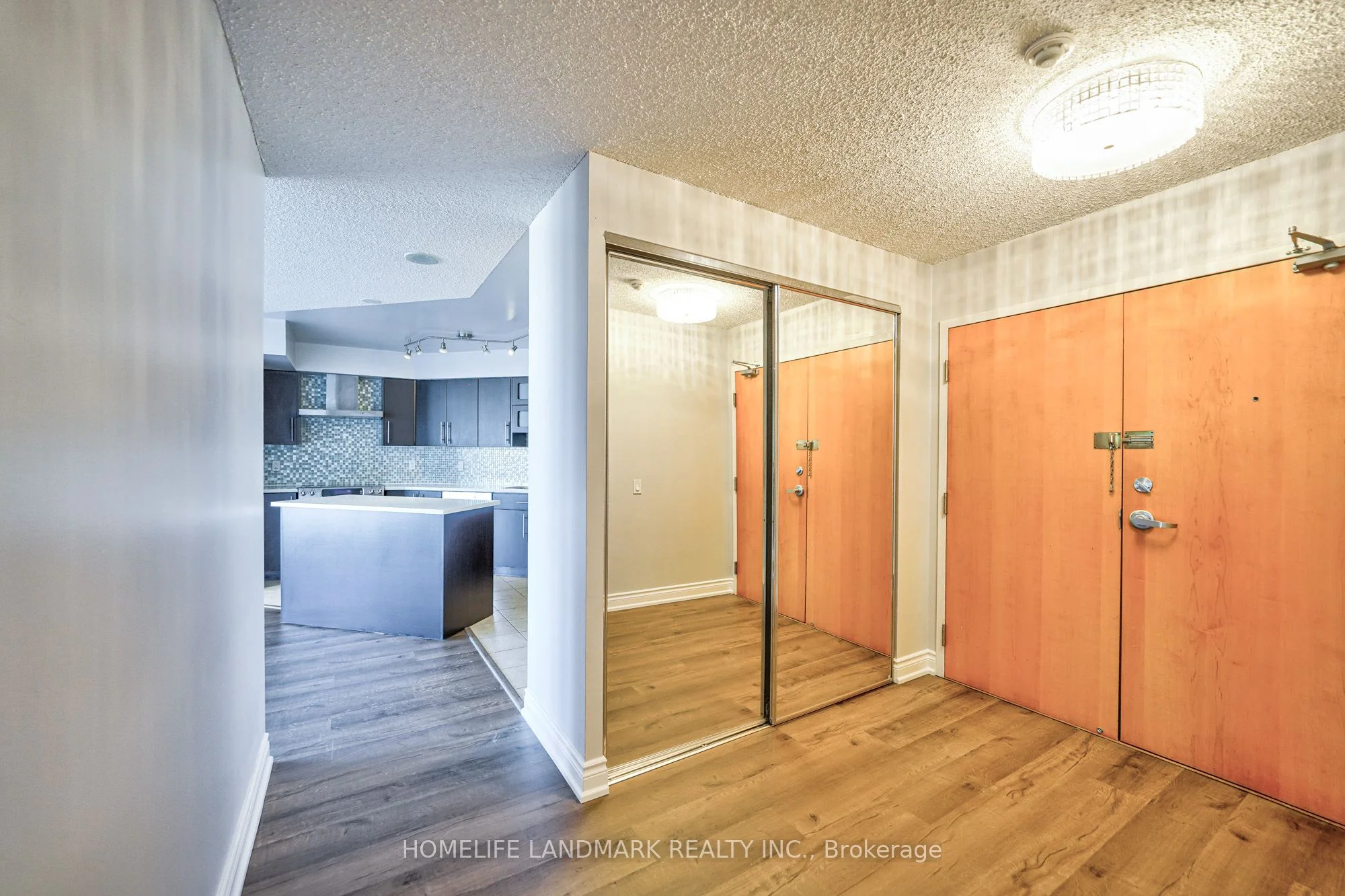9017 Leslie Street 311, Richmond Hill, ON L4B 4R8