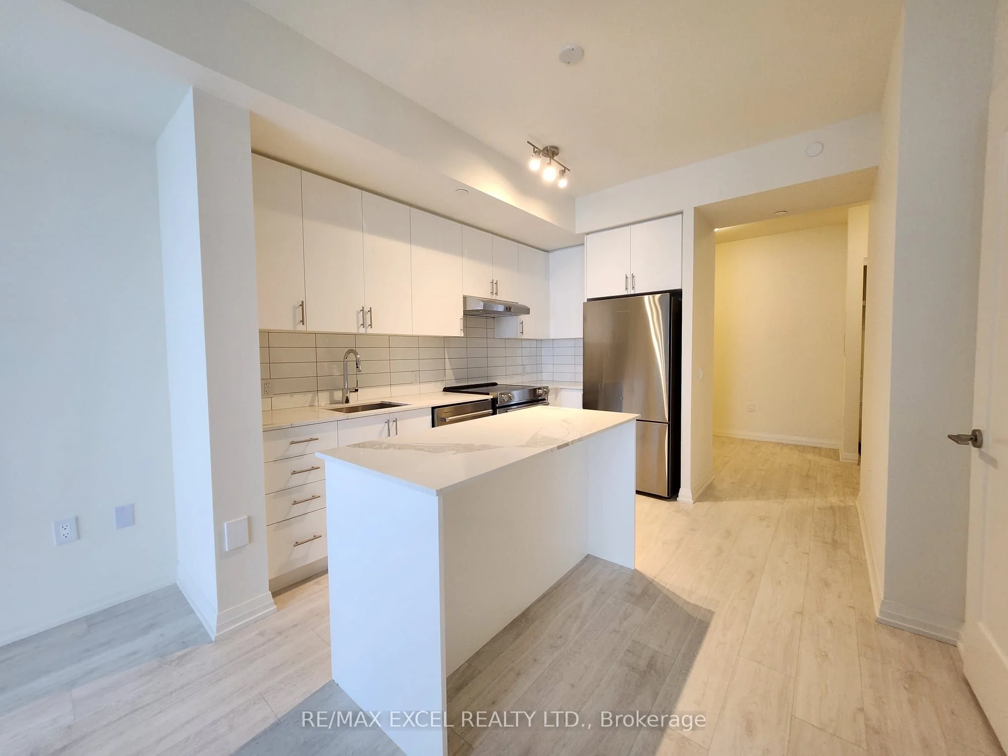9000 Jane Street 1825, Vaughan, On L4k 0m6