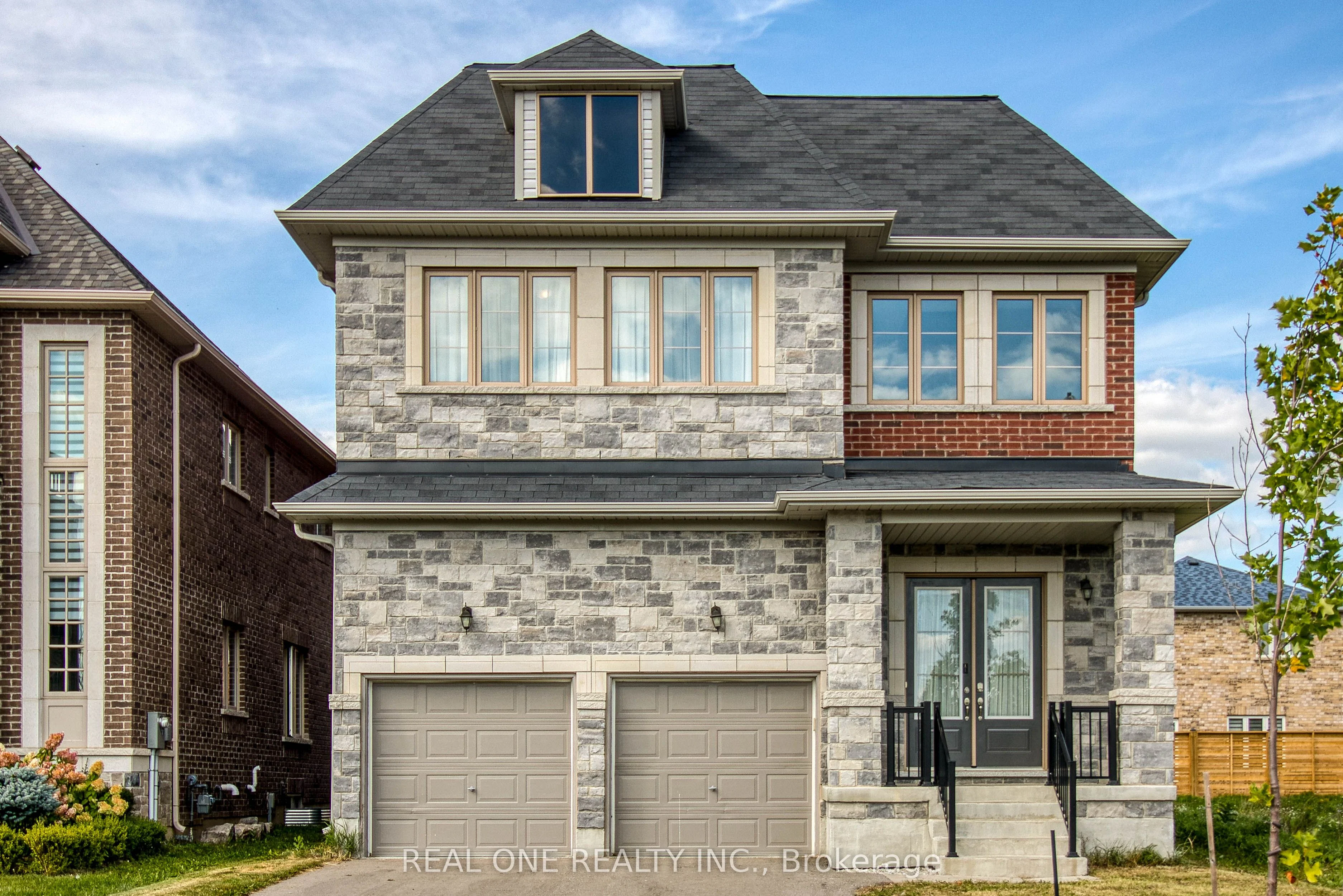 84 Portage Avenue, Richmond Hill, On L4e 4p7