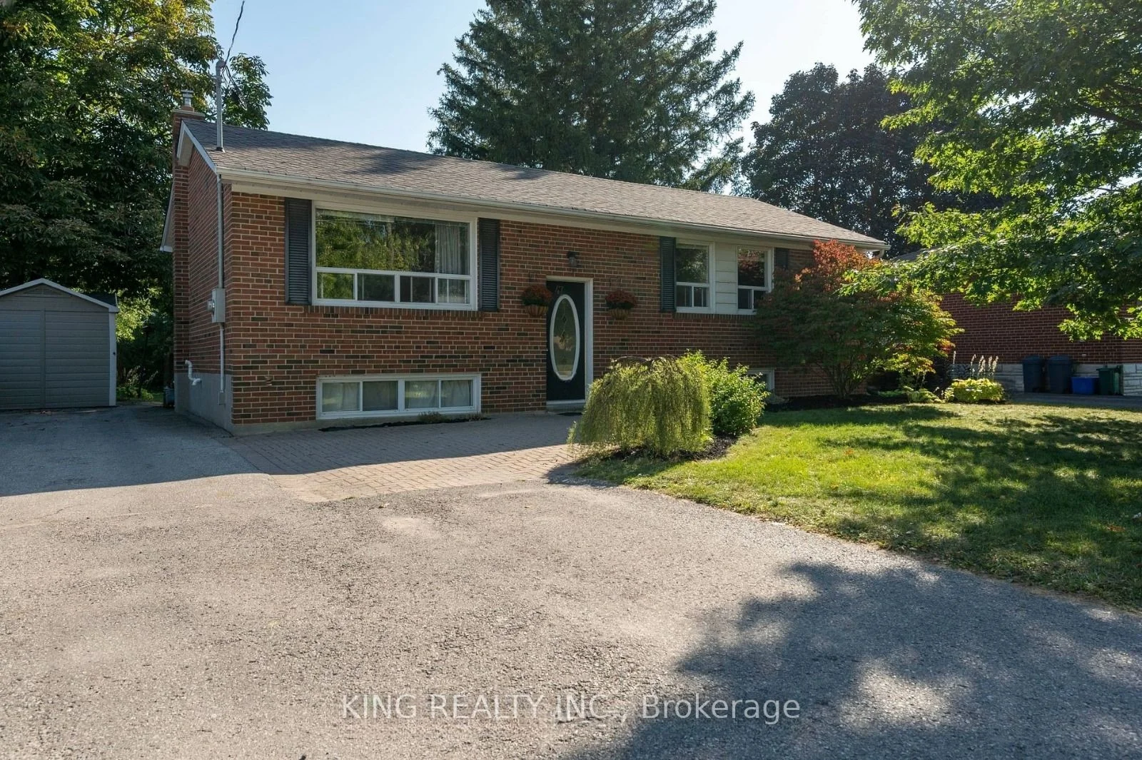 47 Fairview Ave Avenue E (upper), Whitchurch-stouffville, On L4a 1c8