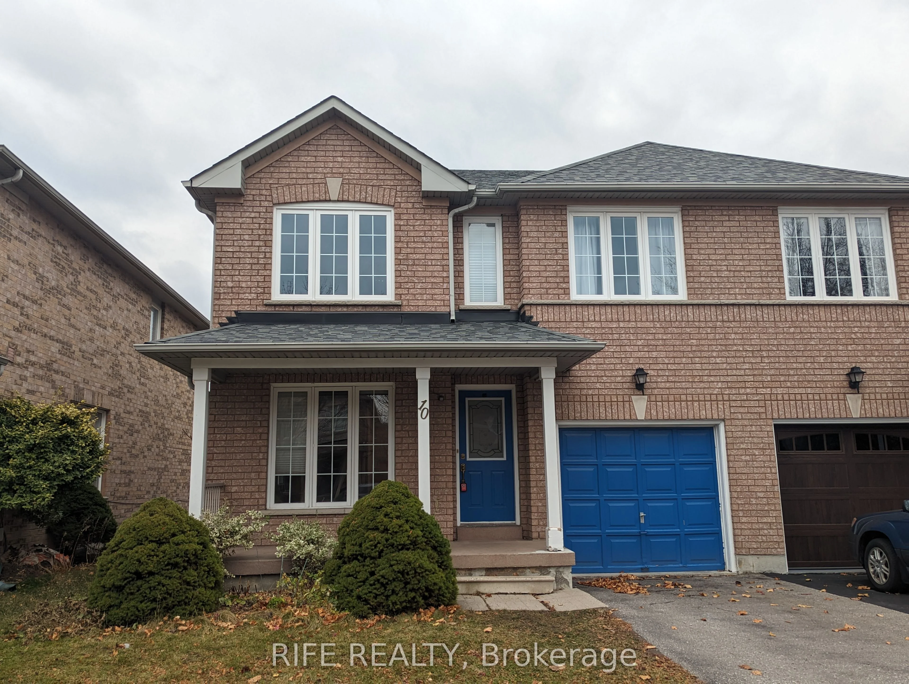 10 Moresby Street, Richmond Hill, On L4b 4k8