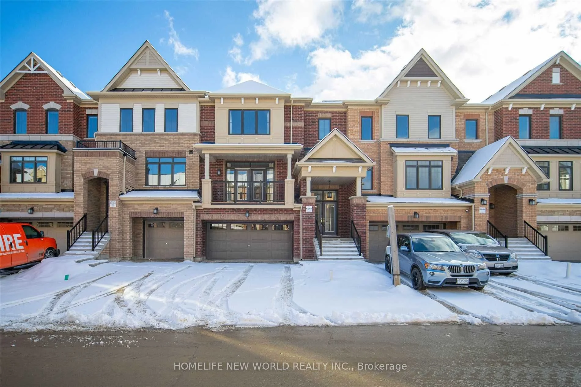 5 Delft Drive, Markham, On L6c 0z3