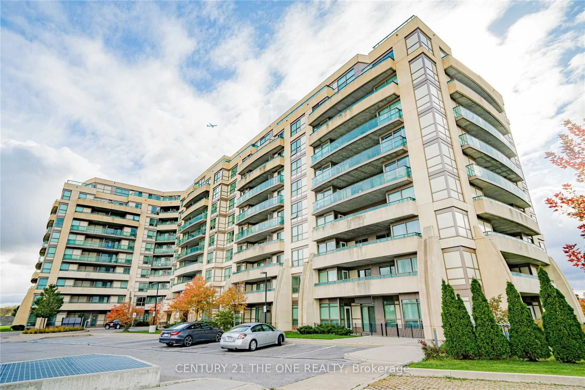 75 Norman Bethune Avenue 413, Richmond Hill, On L4b 0b6