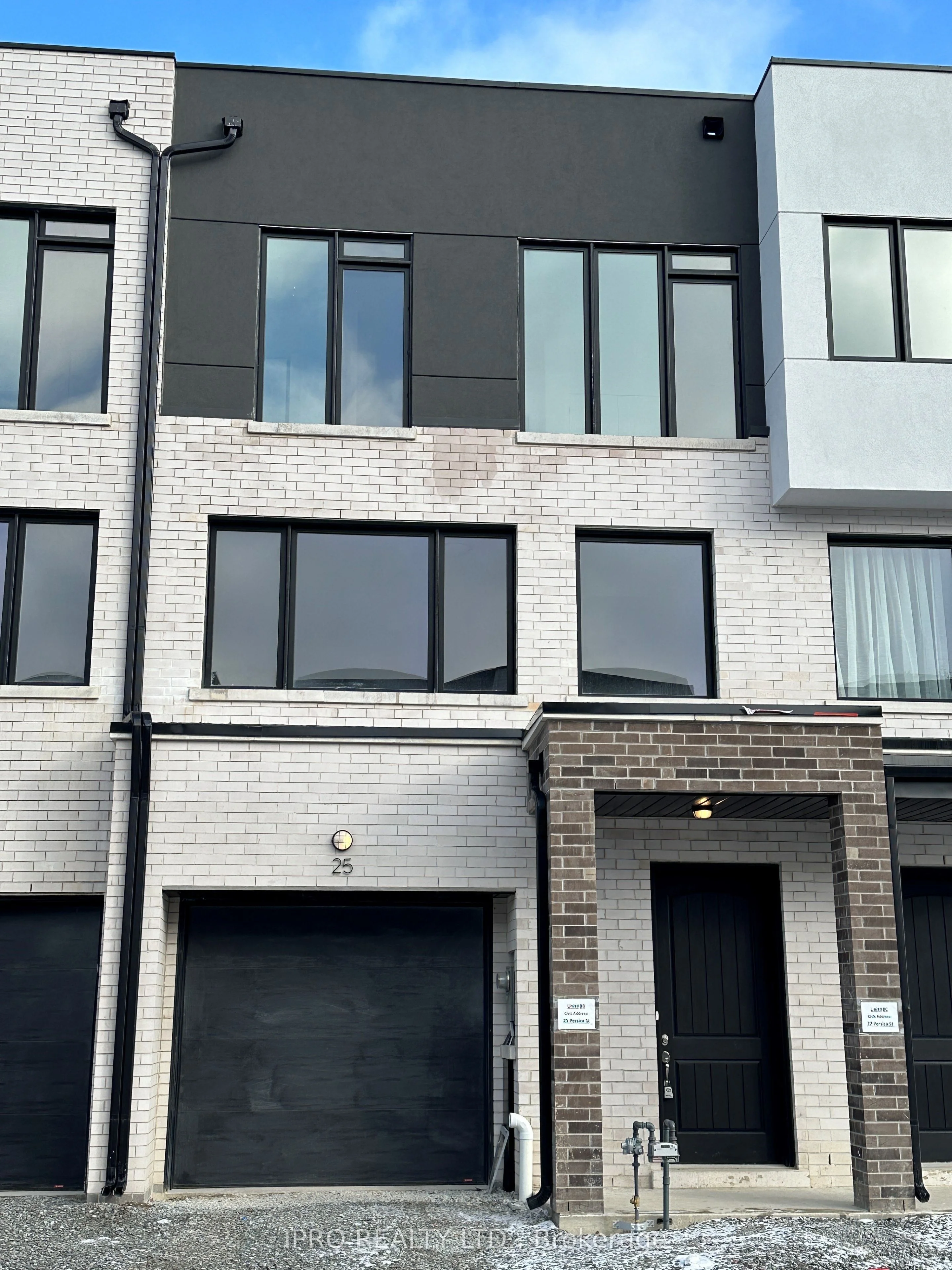25 Persica Street, Richmond Hill, On L4e 1l3