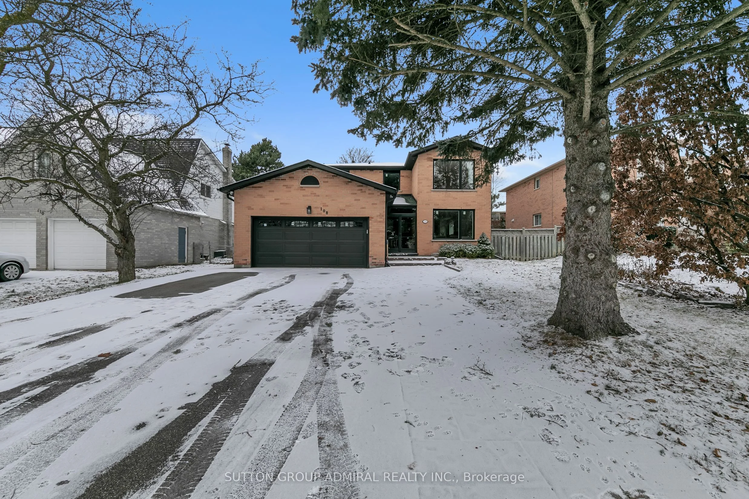 108 Cardinal Crescent, Newmarket, On L3y 5y6