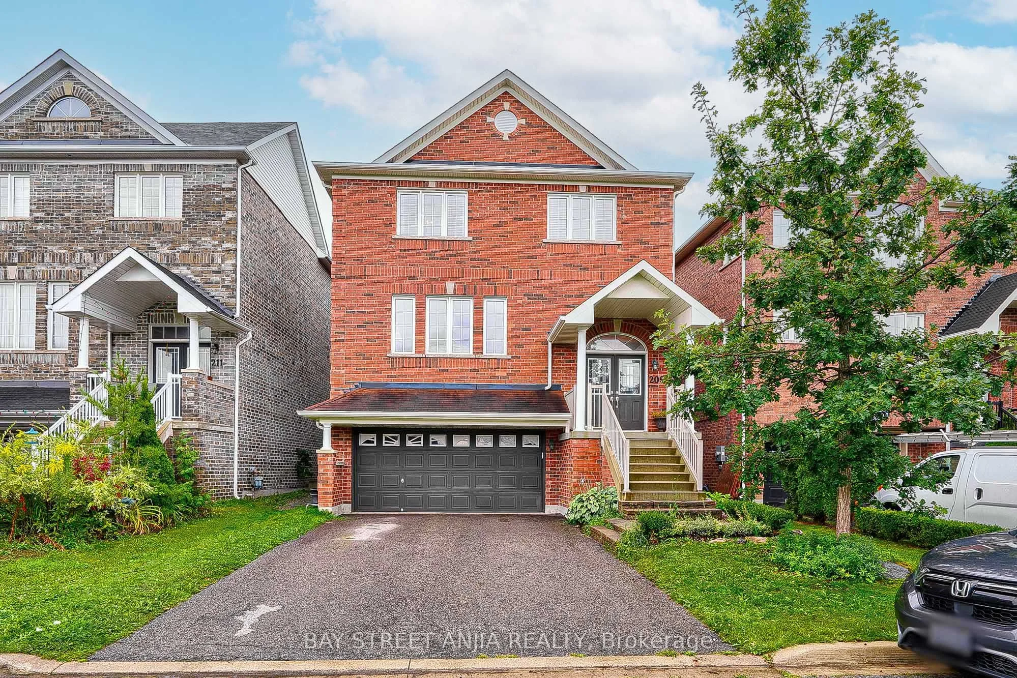 209 Ray Snow Boulevard, Newmarket, ON L3X 3J3