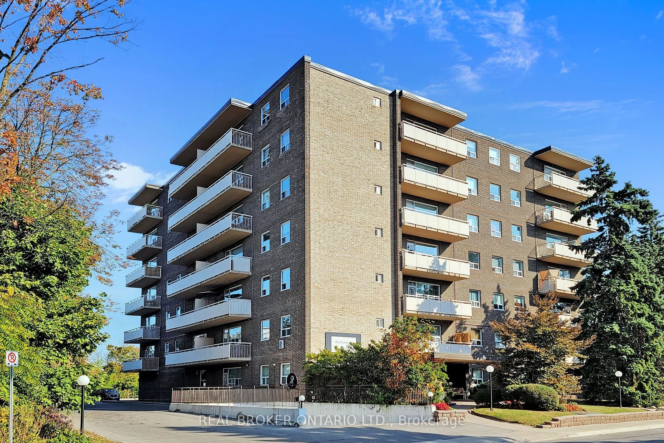 67 Richmond Street 705, Richmond Hill, On L4c 3y3