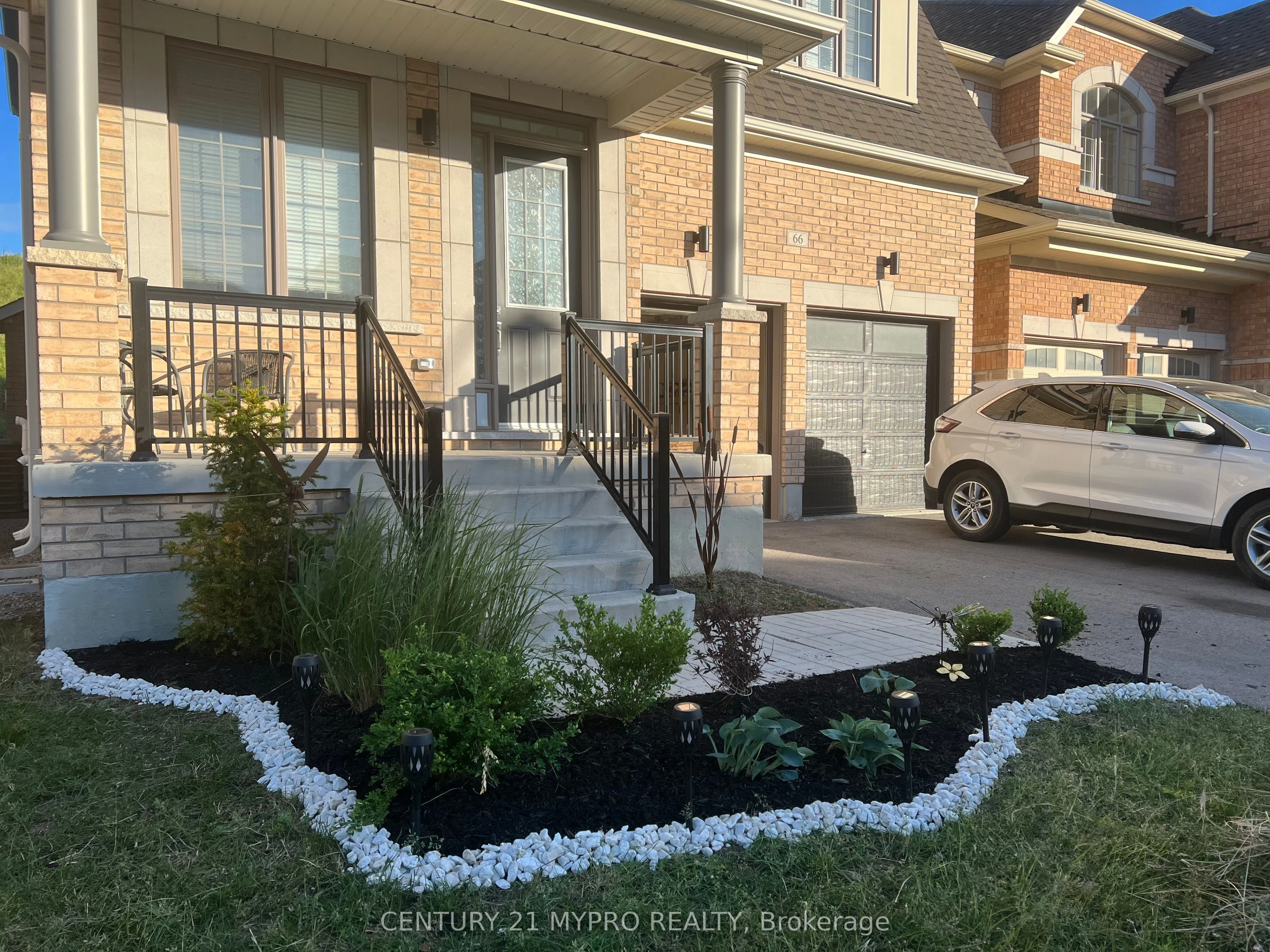 66 Frank Kelly Drive, East Gwillimbury, On L9n 0v3