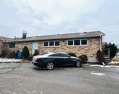 17766 Leslie Street B Lower, Newmarket, On L3y 4w4