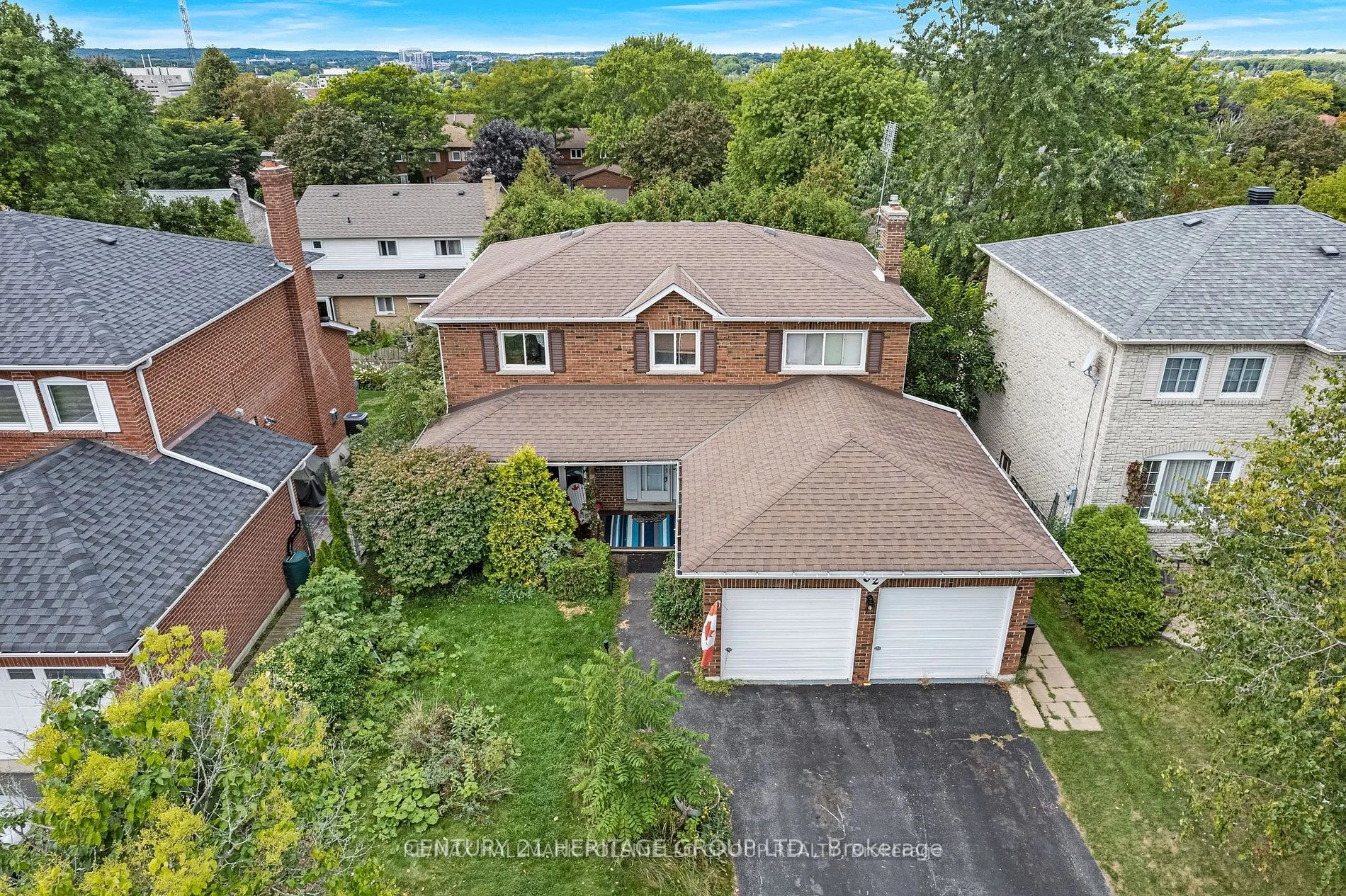62 Howlett Avenue, Newmarket, On L3y 5s5