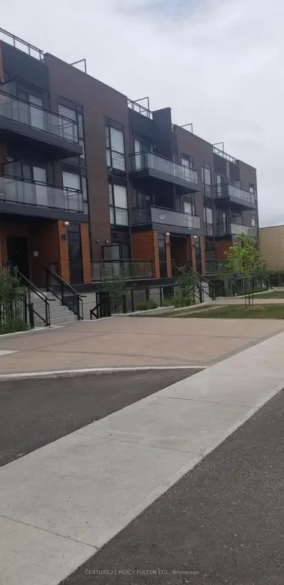5299 Highway 7 Street C303, Vaughan, ON L4L 1T4