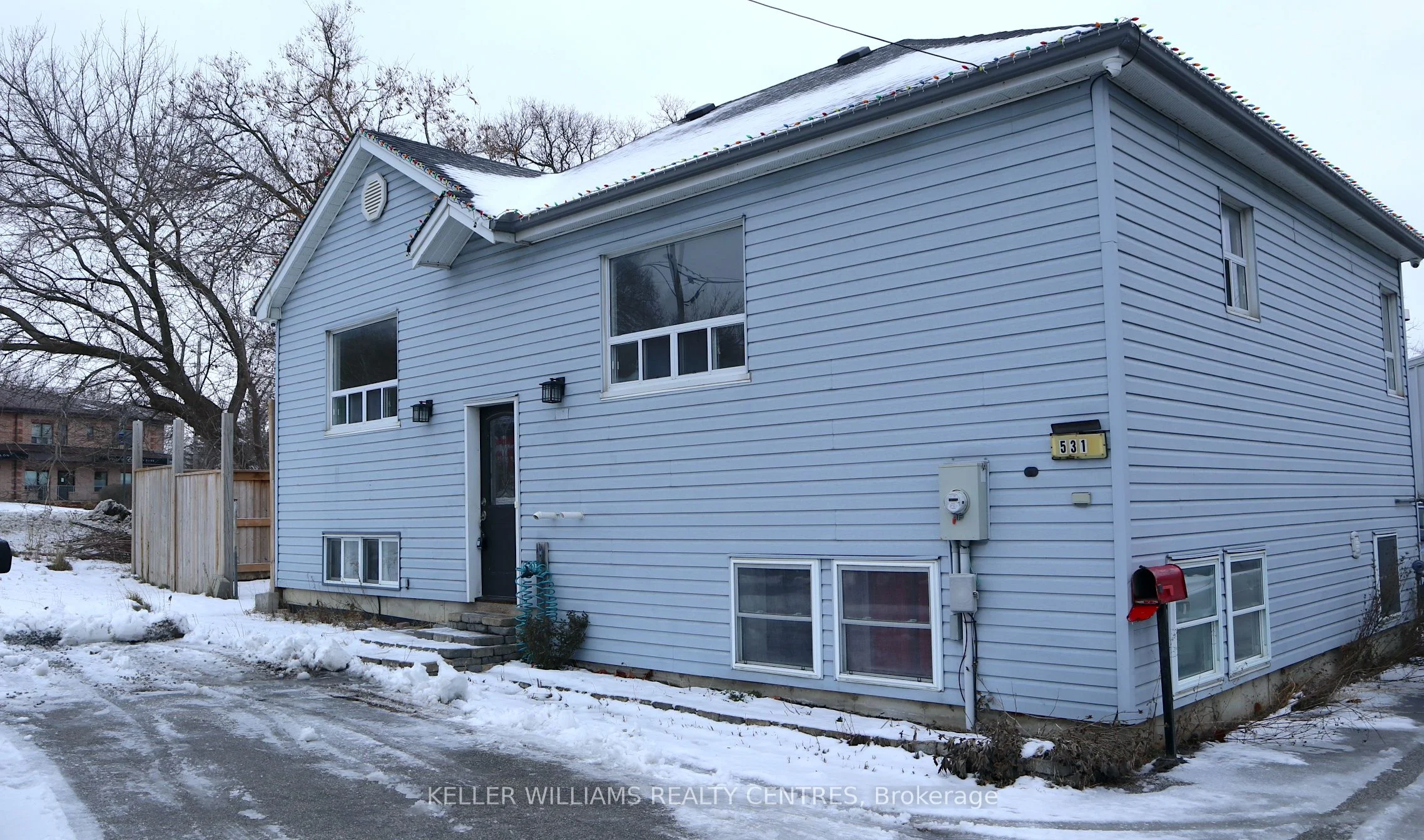 #Upper 531 The Queensway, Georgina, ON, L4P 2E7