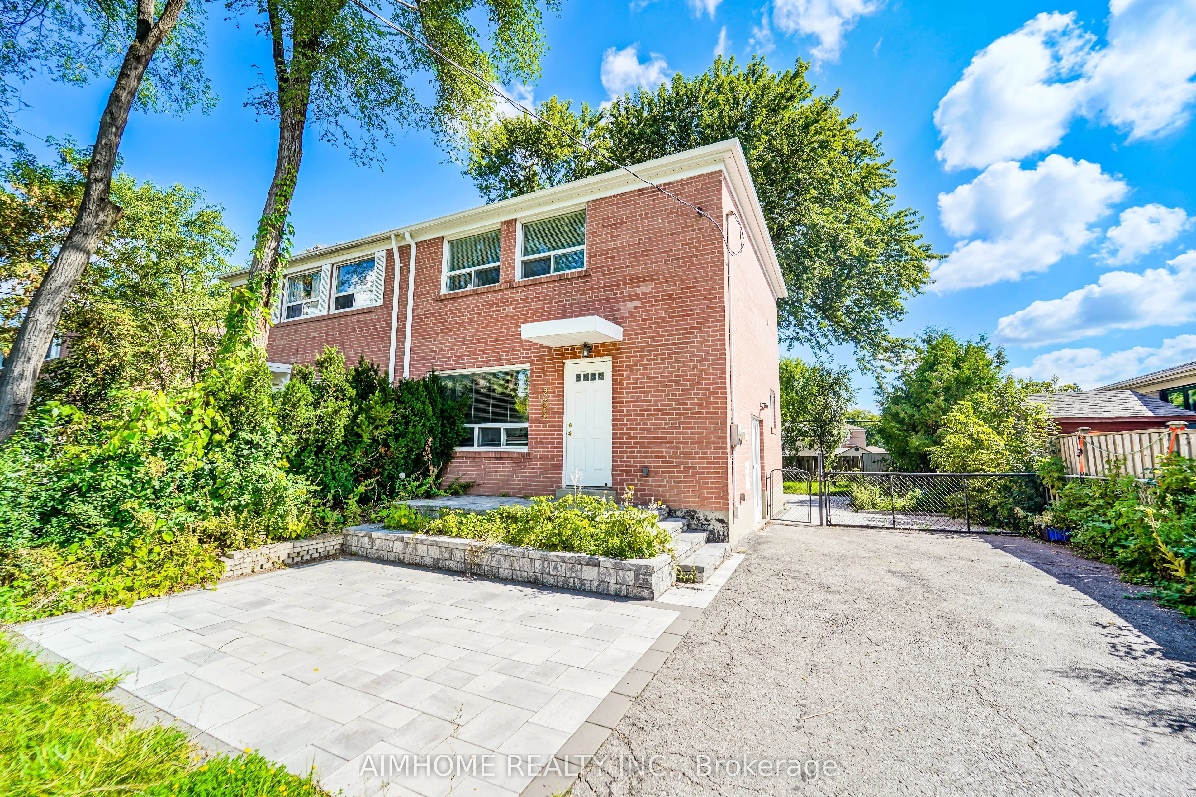 233 Axminster Drive, Richmond Hill, On L4c 2w2