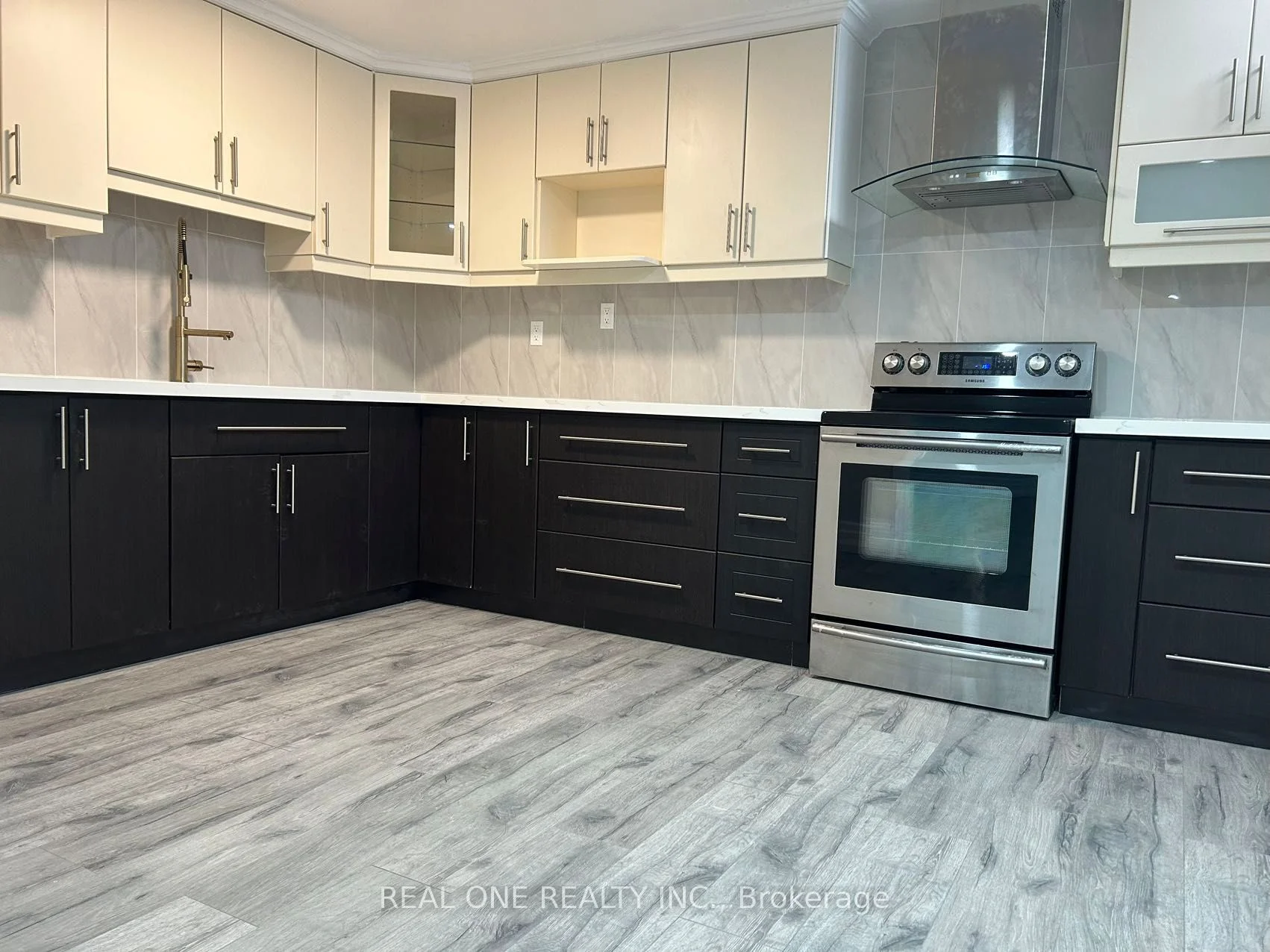 942 Stonehaven Avenue Base A, Newmarket, On L3x 1p6