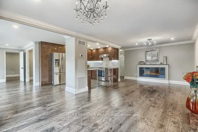 20 Harding Boulevard W 110, Richmond Hill, On L4c 9s4