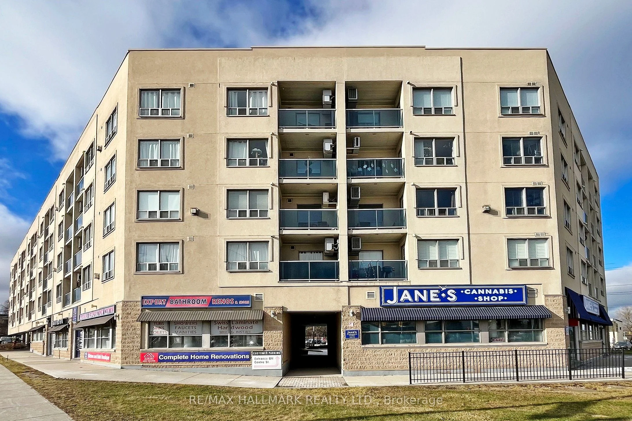 160 Wellington Street E 310, Aurora, On L4g 1j3
