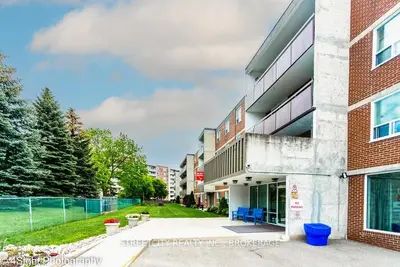 200 HOLLAND Court 207, Bradford West Gwillimbury, ON L3Z 1R8