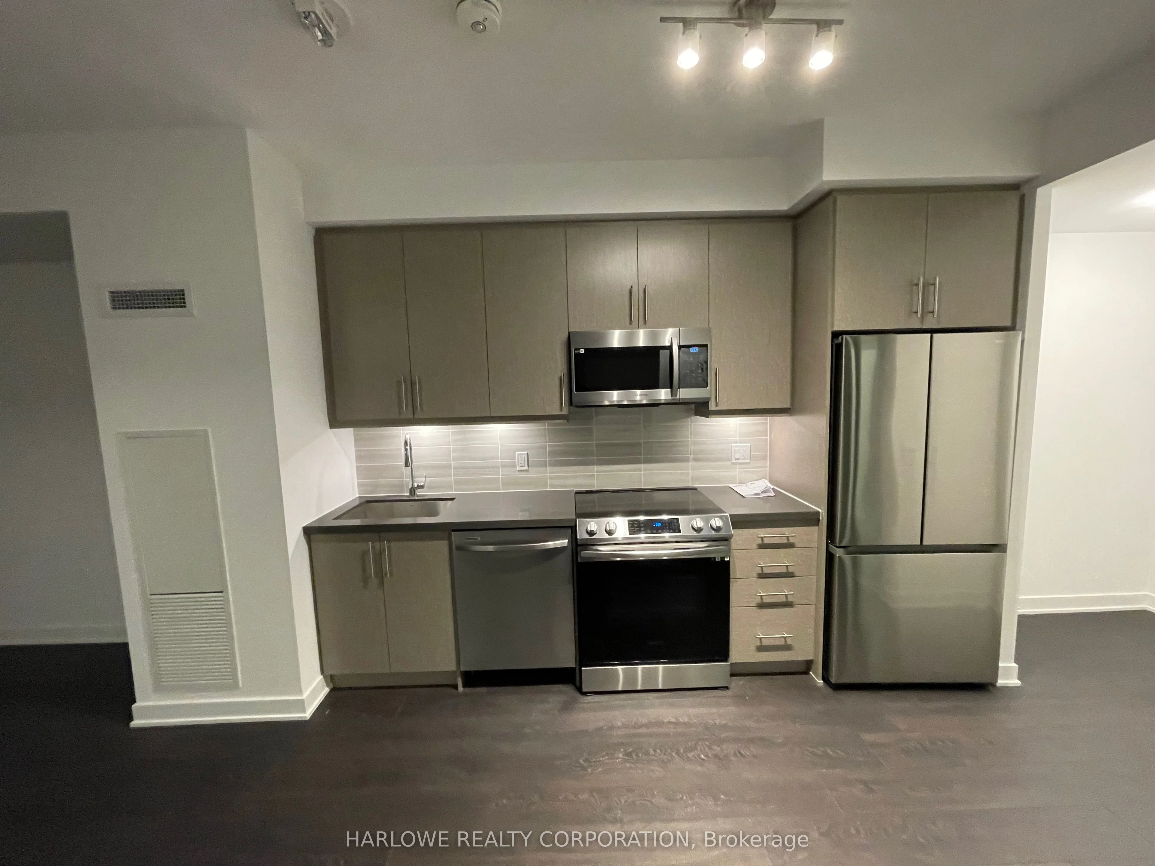 105 Oneida Crescent 2908, Richmond Hill, ON L4B 0H6