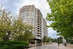 22 Clarissa Drive 301, Richmond Hill, ON L4C 9R6