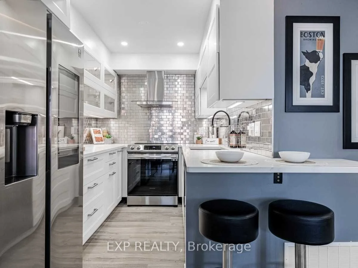75 Weldrick Road E 414, Richmond Hill, On L4c 0h9