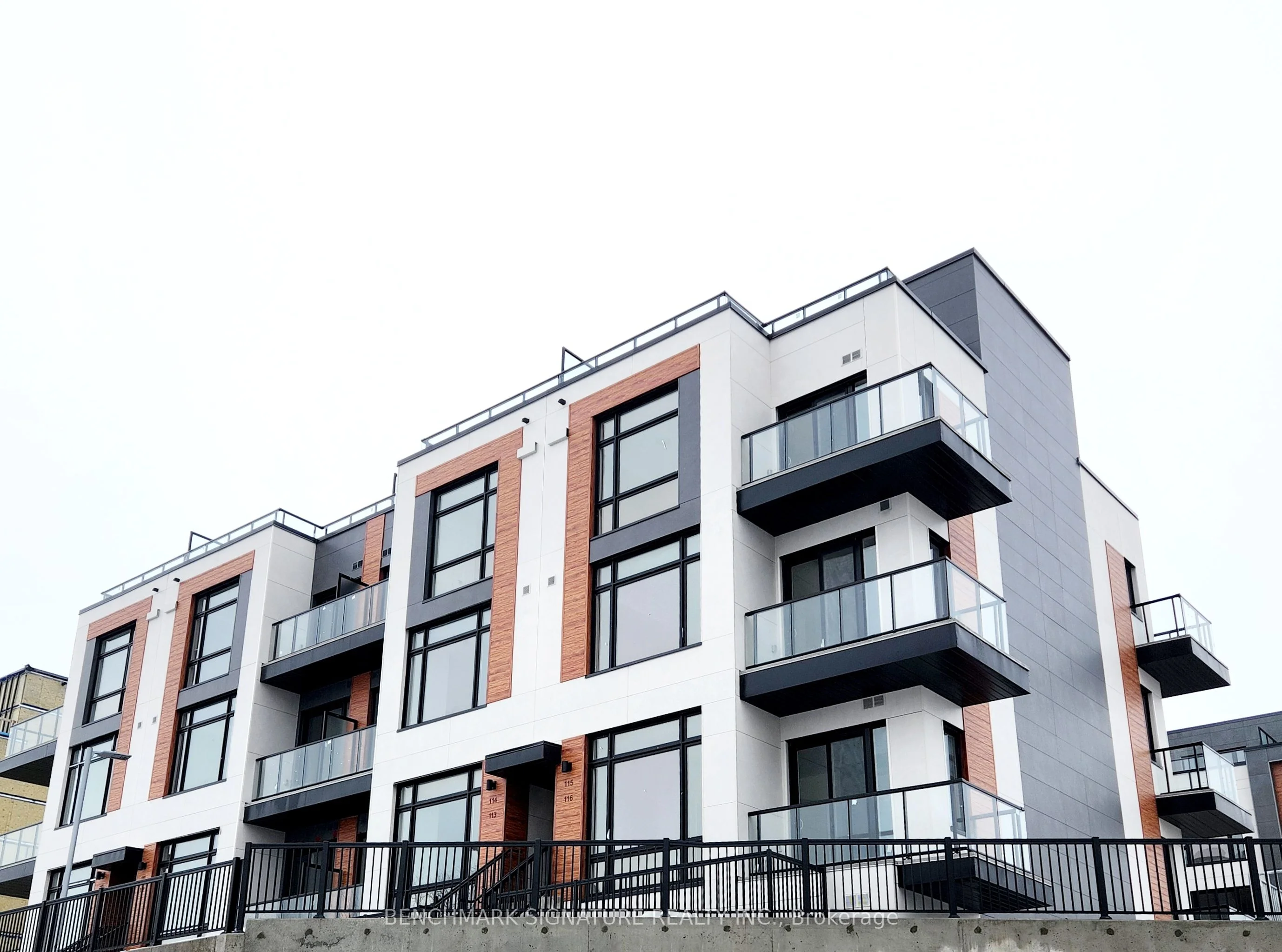 10 Steckley House Lane Lane E 113, Richmond Hill, ON L4S 0N1