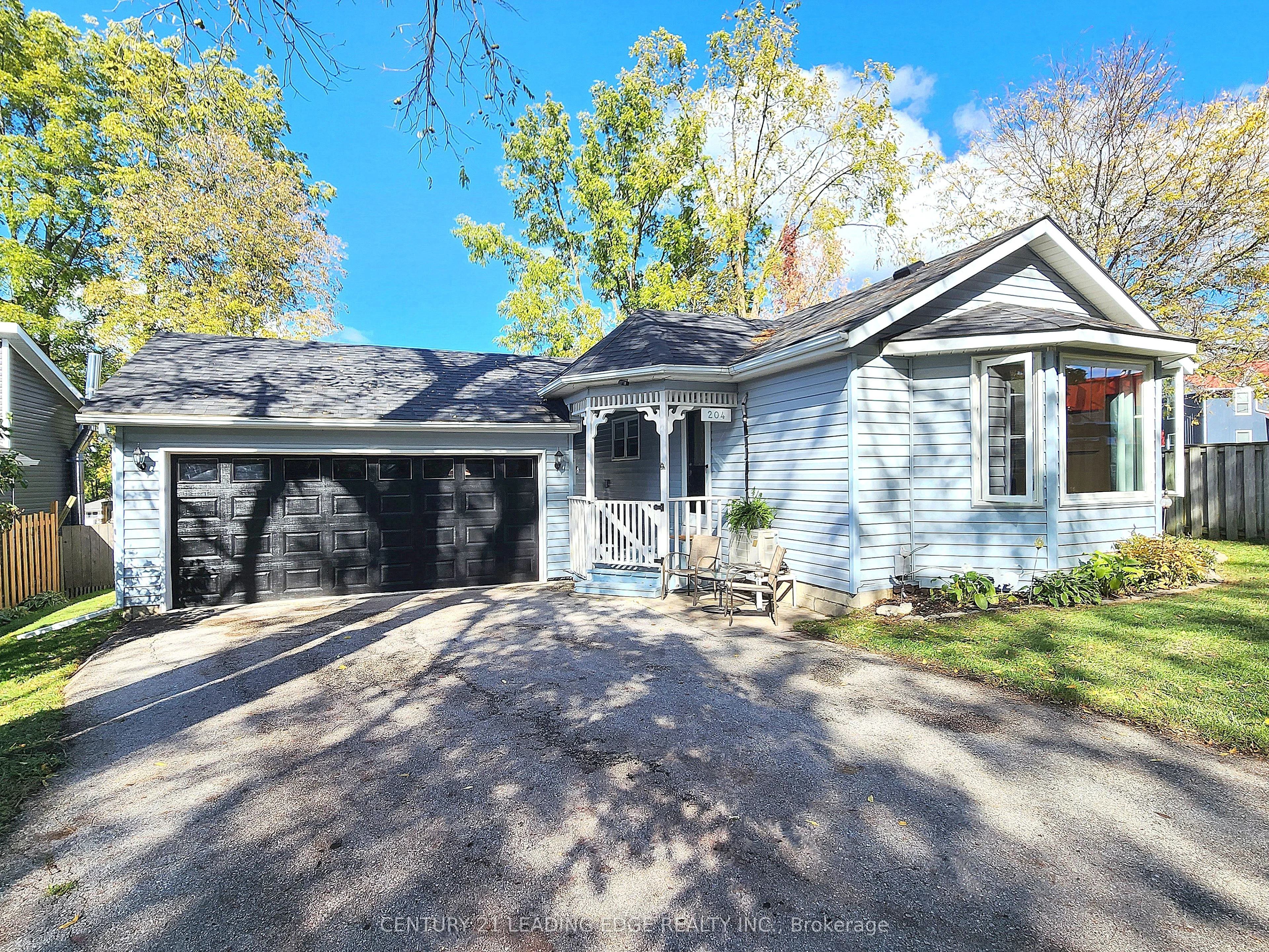 204 Parkway Avenue, Georgina, ON L4P 2V8