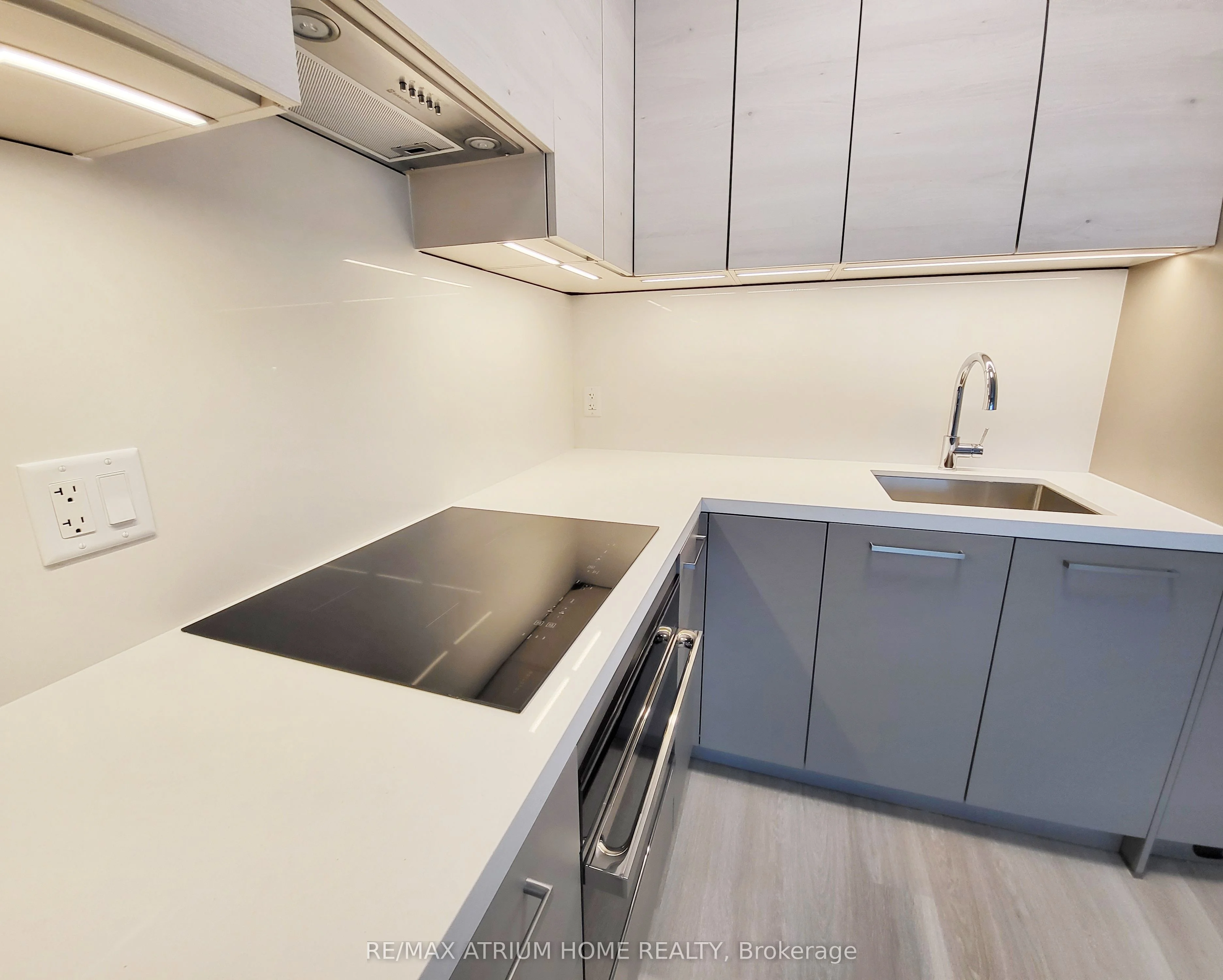12 Gandhi Lane 1901, Markham, On L3t 0g8