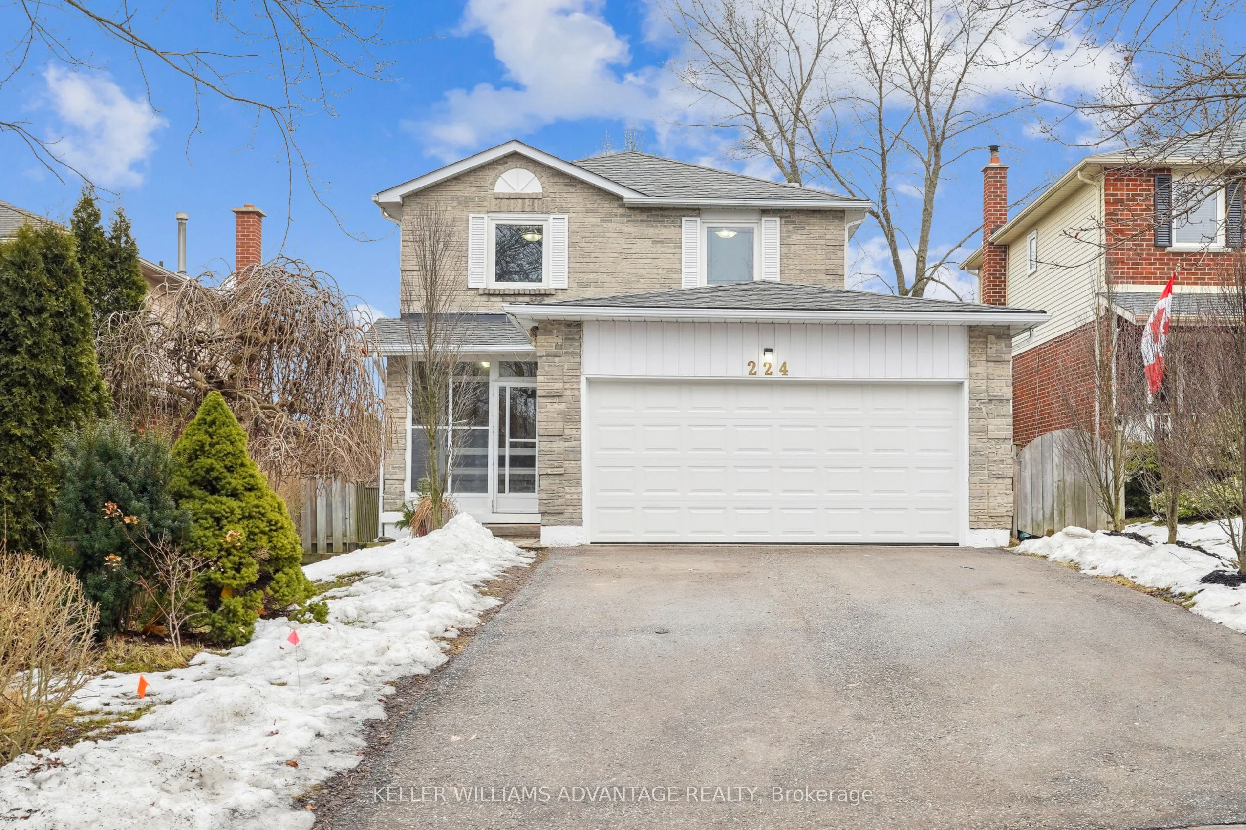 224 Billings Crescent, Newmarket, On L3y 7y6