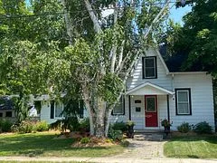 21 Victoria Street 2, East Gwillimbury, ON L0G 1M0