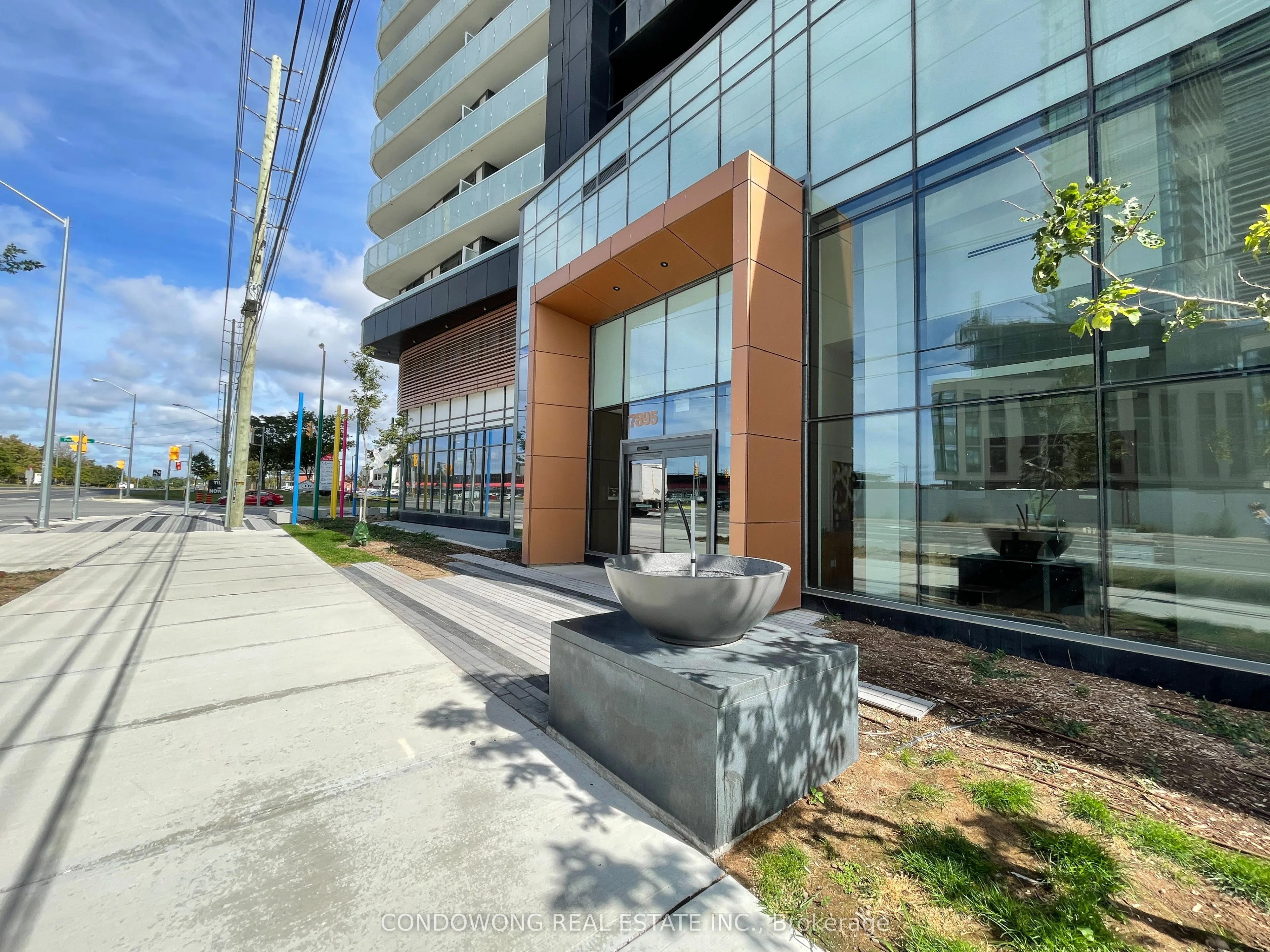 7895 Jane Street 305, Vaughan, On L4k 0k2