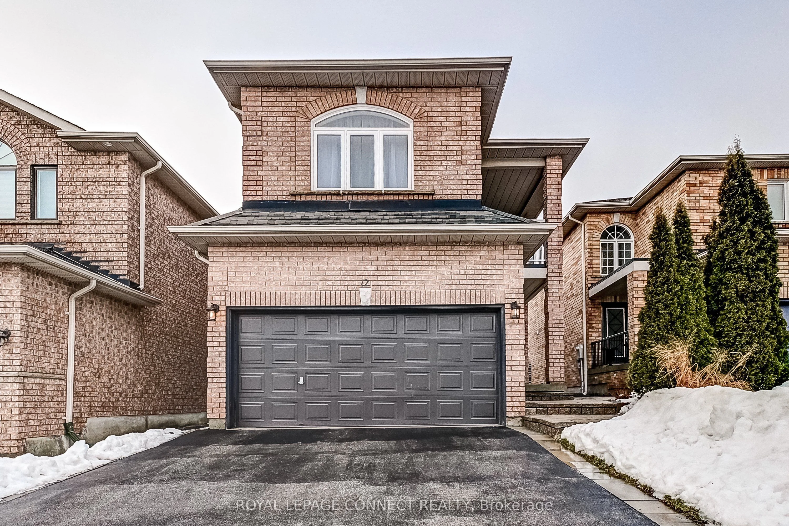 12 Rochester Hill Street W, Richmond Hill, On L4s 2m6