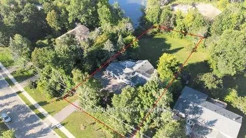 28 Bayview Park Lane, Richmond Hill, On L4e 3g1