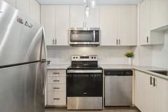 18 Coles Avenue 601, Vaughan, On L4l 0j1