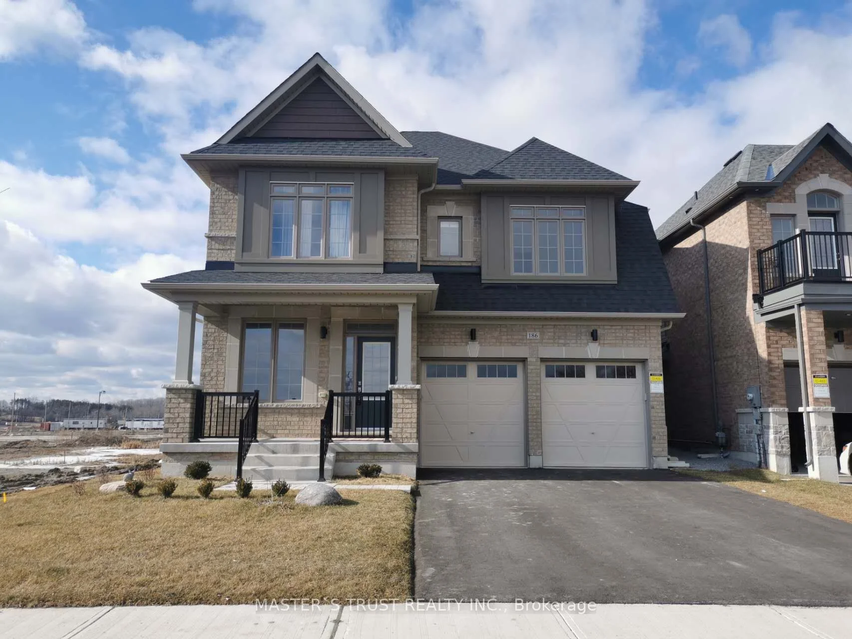 186 Dog Wood Boulevard, East Gwillimbury, ON L9N 0X2