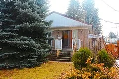 402 Centre Street E, Richmond Hill, On L4c 1b7