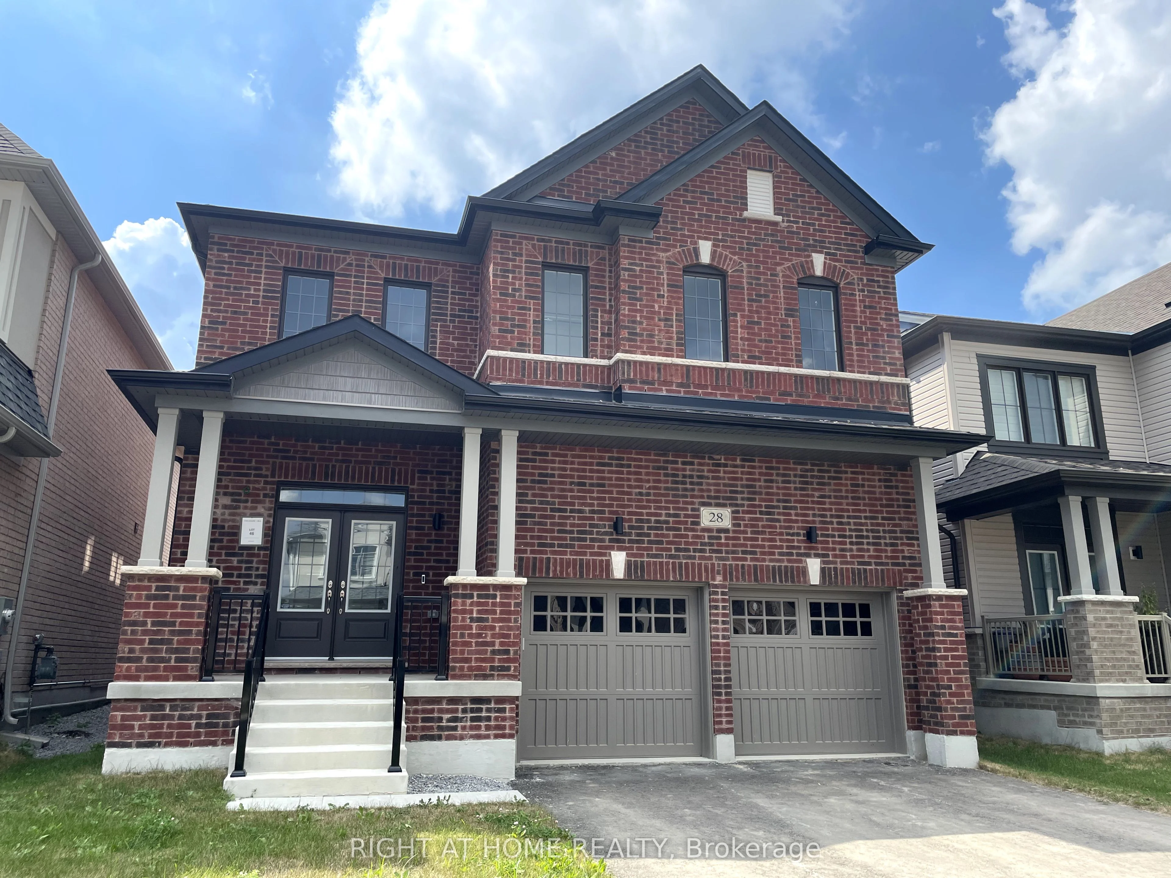 28 Valleo Street, Georgina, ON L4P 0K1
