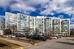 30 Harding Boulevard 803, Richmond Hill, ON L4C 9M3