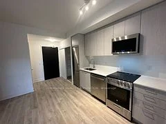 185 Deerfield Road 214, Newmarket, On L3y 0g7