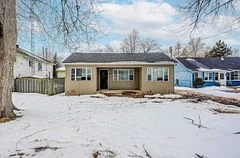 242 Simcoe Avenue N, Georgina, ON L4P 2H8