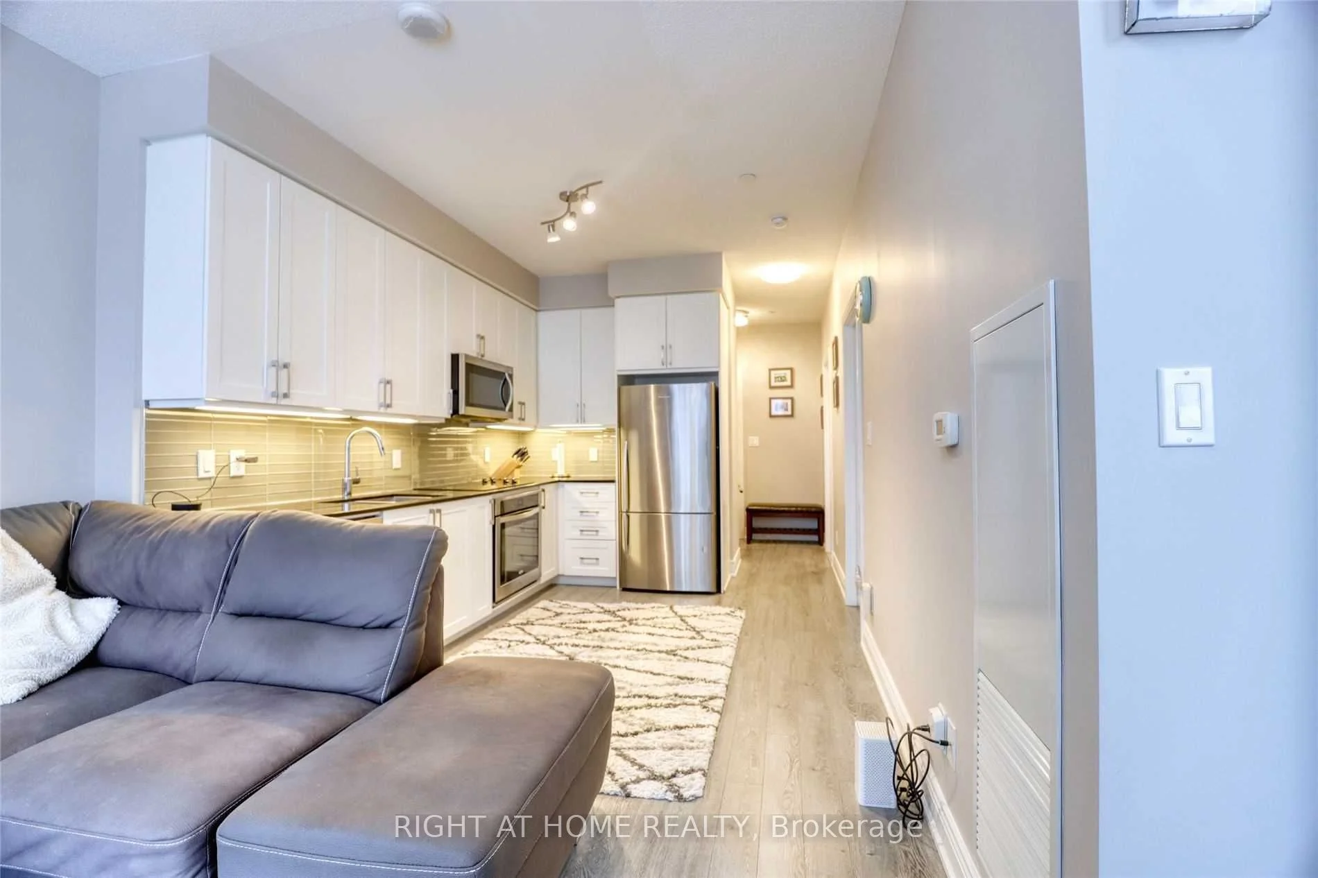 9608 Yonge Street W 513a, Richmond Hill, On L4c 0x4